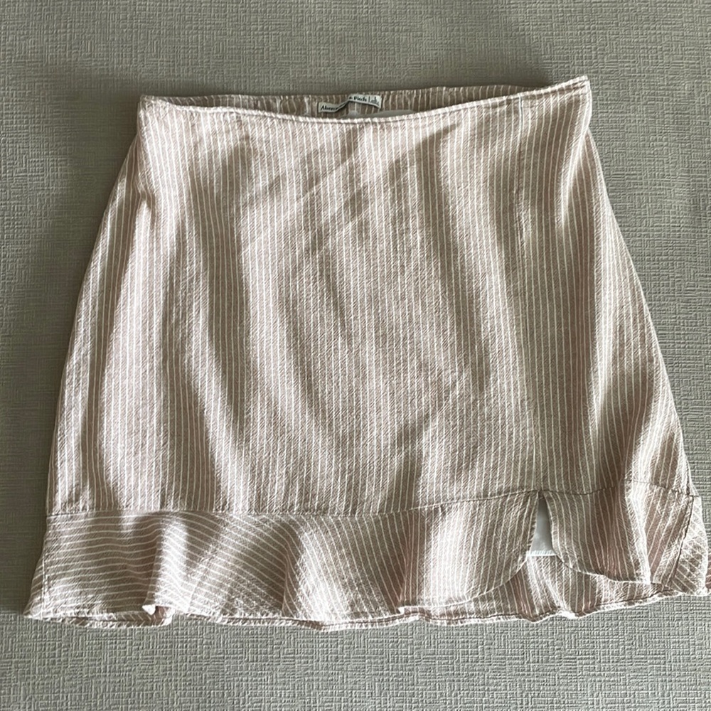 Abercrombie and Fitch beige, pinstripe, flounce mini skirt